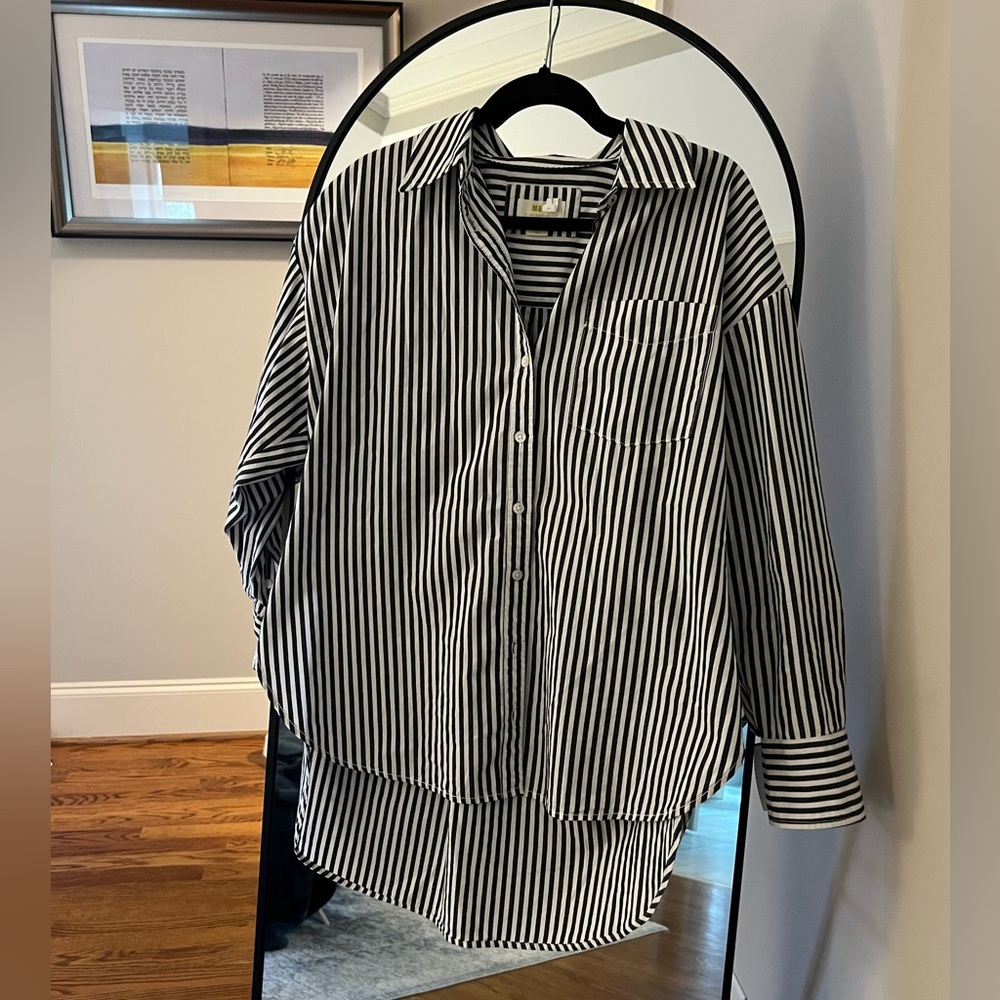 Anthropologie Maeve Bennet Button down. Dark gray/black stripe. Size M